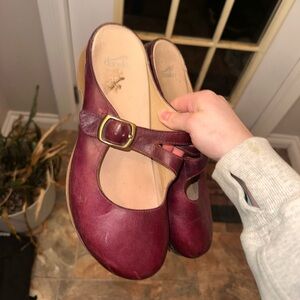 Dansko Britney clogs in a Merlot wine waxy burnished leather color size 41